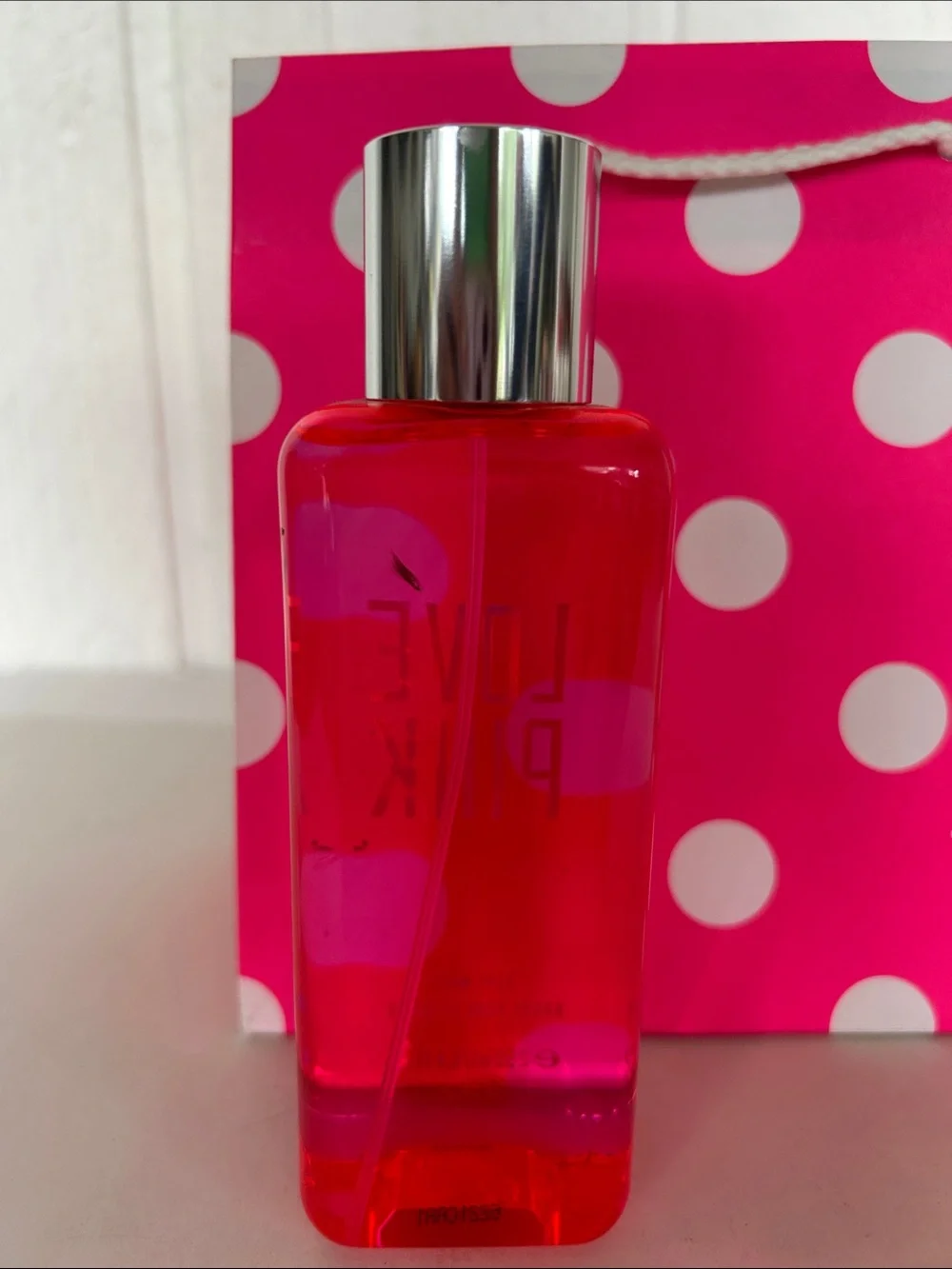 PINK Victoria's Secret Love Pink Body Mist NWT 8.4 ounce - Picture 4 of 10